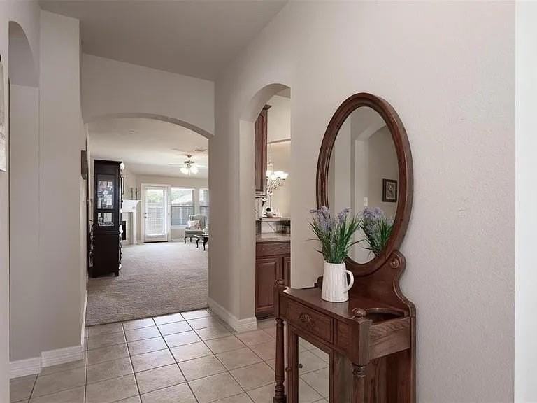 1524 Toucan Dr - Photo 3 of 10