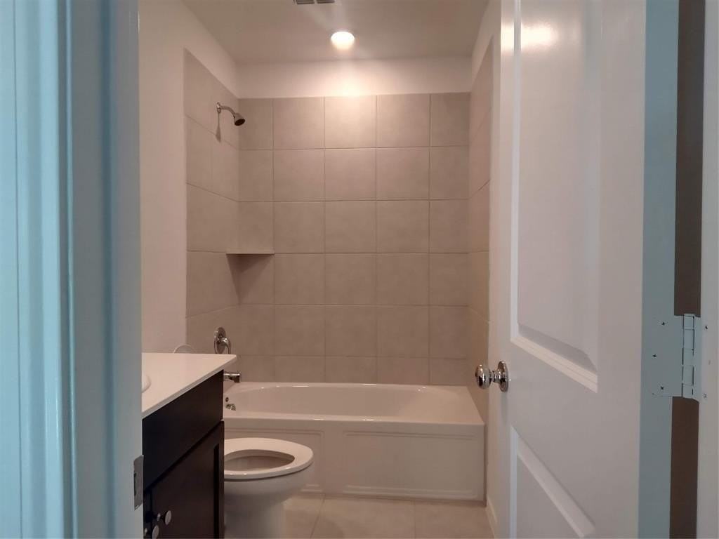 5724 Rockrose Ln - Photo 5 of 17