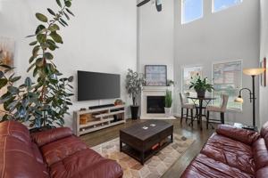 featured image of 2685 Venice Dr #5