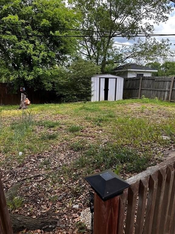 1902 Ramblewood Ct - Photo 6 of 9