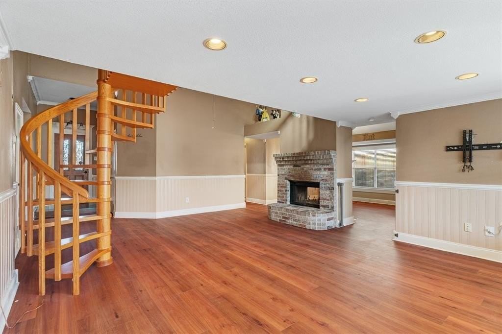 409 Kathy Ln - Photo 6 of 33