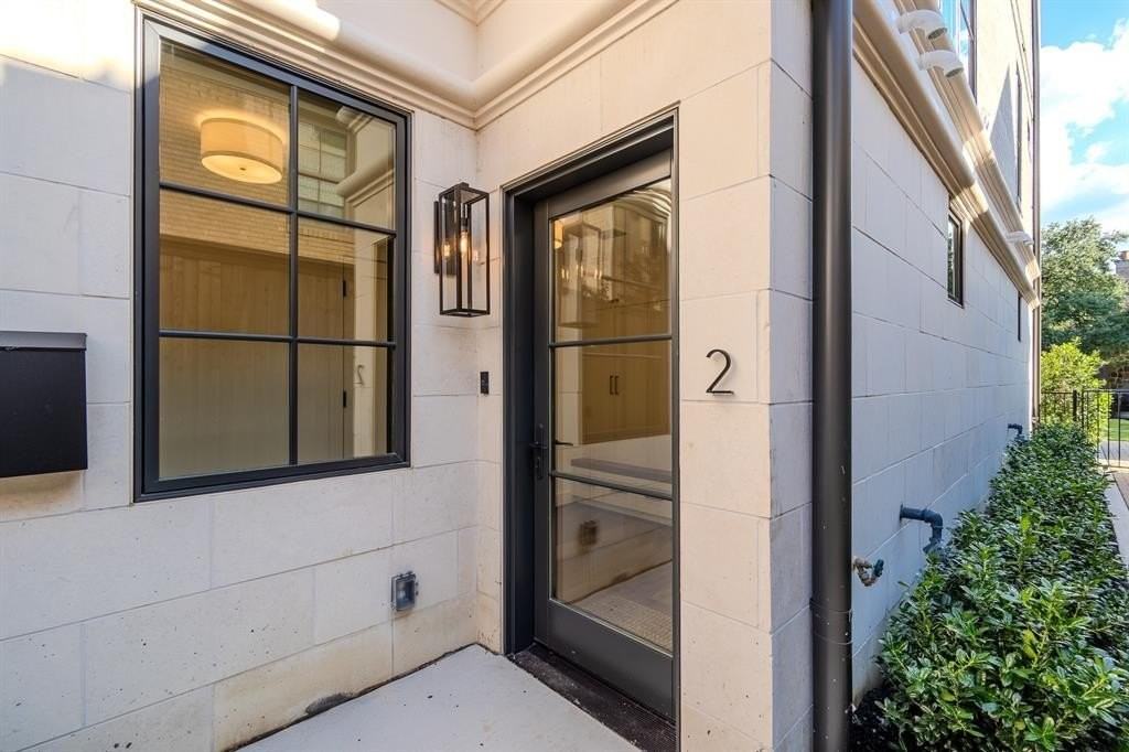 4128 University Blvd #2 - Photo 2 of 39