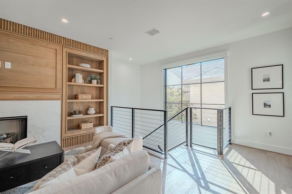 4128 University Blvd #2 - Photo 5 of 39