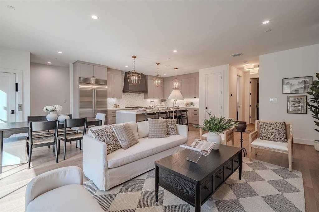 4128 University Blvd #2 - Photo 6 of 39