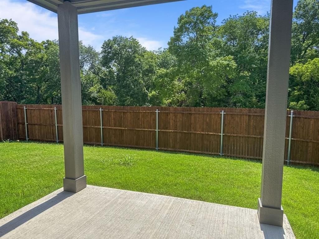 1908 Iris Rd - Photo 5 of 30