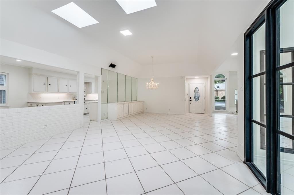 3805 Brookhaven Cir - Photo 2 of 24