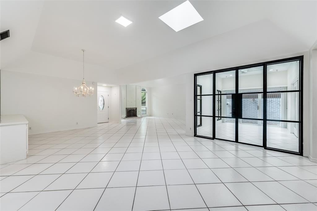 3805 Brookhaven Cir - Photo 3 of 24