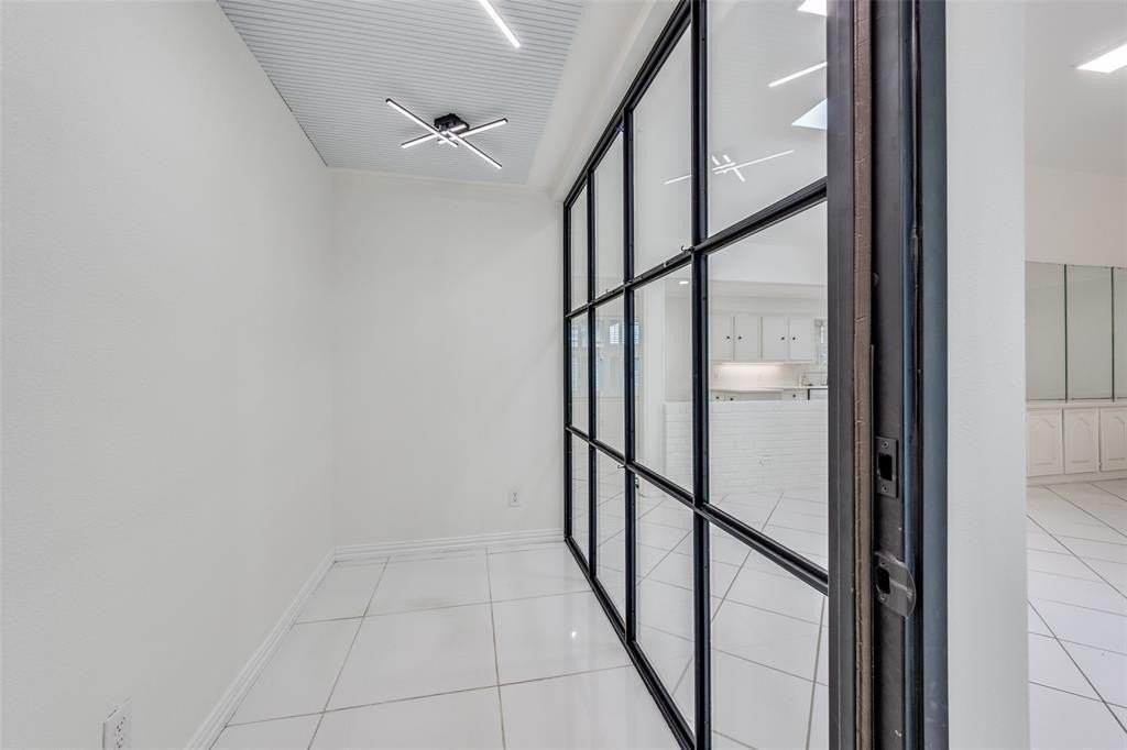 3805 Brookhaven Cir - Photo 4 of 24