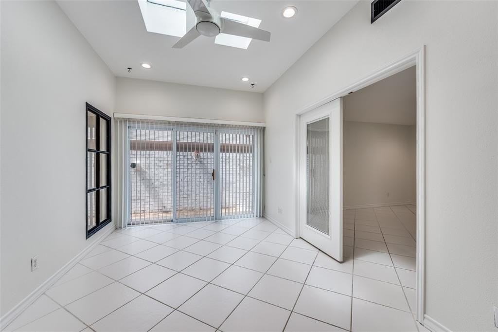 3805 Brookhaven Cir - Photo 5 of 24