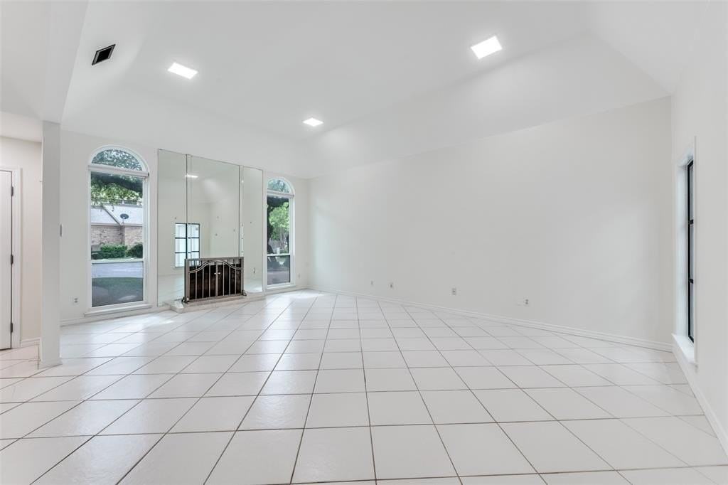 3805 Brookhaven Cir - Photo 6 of 24