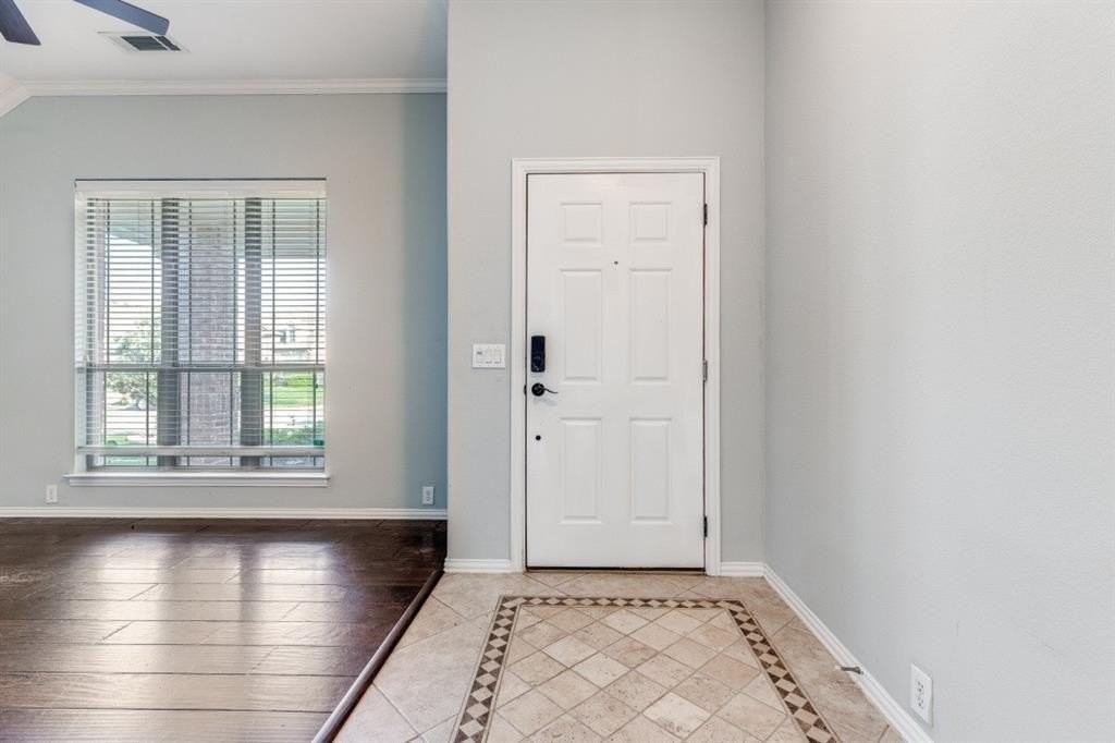 2472 Deerwood Dr - Photo 6 of 27