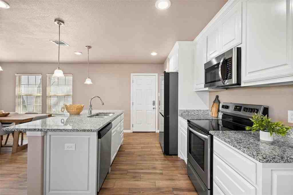 300 Lipscomb St - Photo 6 of 22