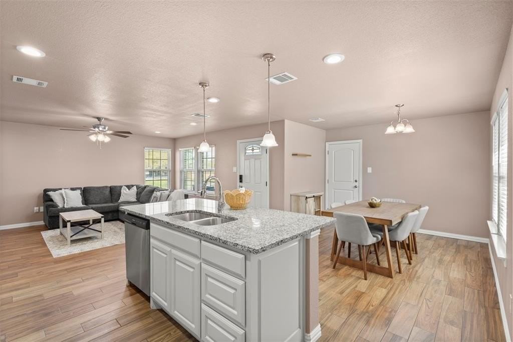 300 Lipscomb St - Photo 7 of 22