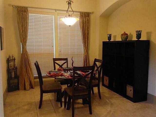 2111 Spicewood Dr - Photo 3 of 12