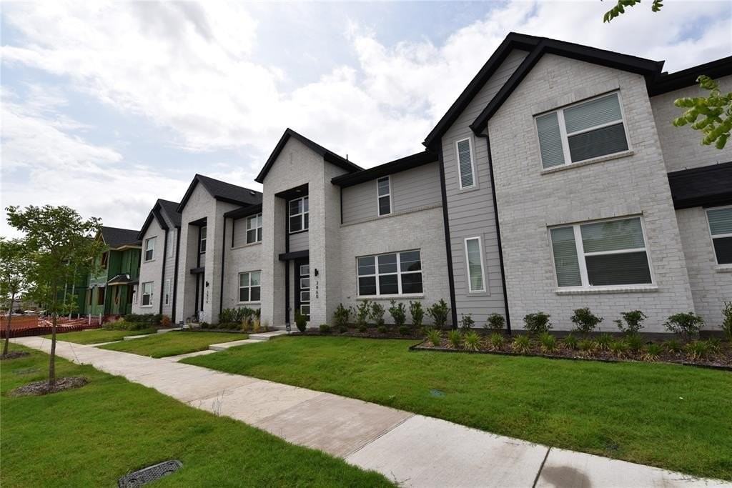 4525 Lamplights Dr - Photo 3 of 33