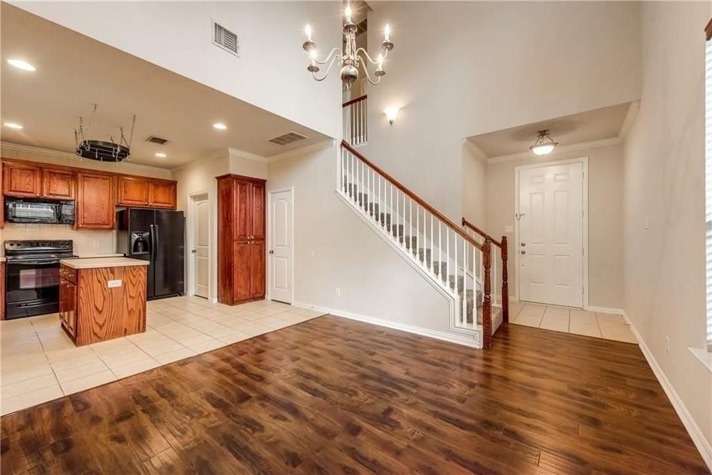 1008 Rodin Ln - Photo 3 of 17