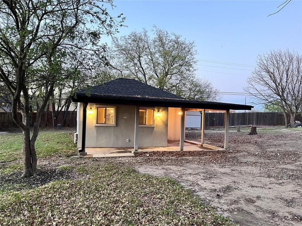 10480 Parkview - Photo 2 of 9