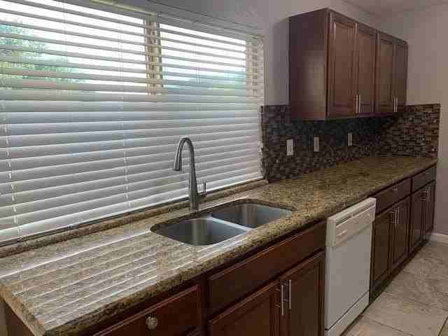 5100 Shannon Dr - Photo 6 of 12