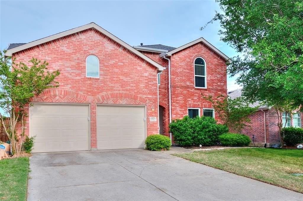 3913 Plymouth Dr - Photo 3 of 36