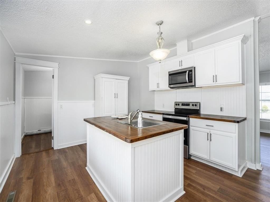 9558 Diamond Ave - Photo 2 of 17