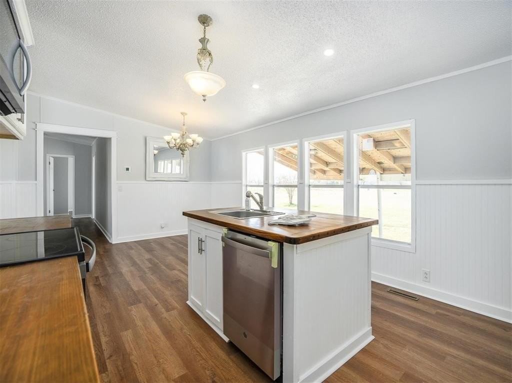 9558 Diamond Ave - Photo 4 of 17