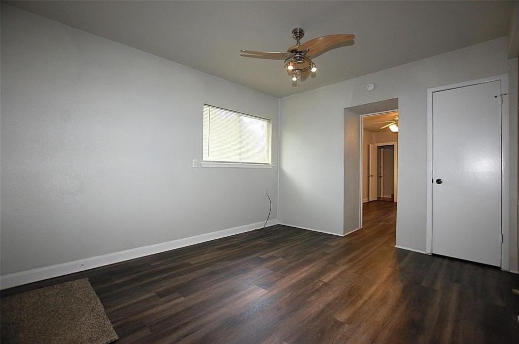 407 S Bois D Arc St - Photo 6 of 19