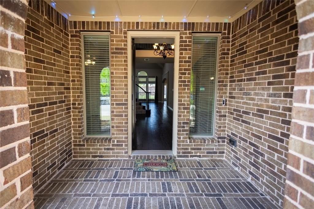 12338 Belmeade Dr - Photo 3 of 38