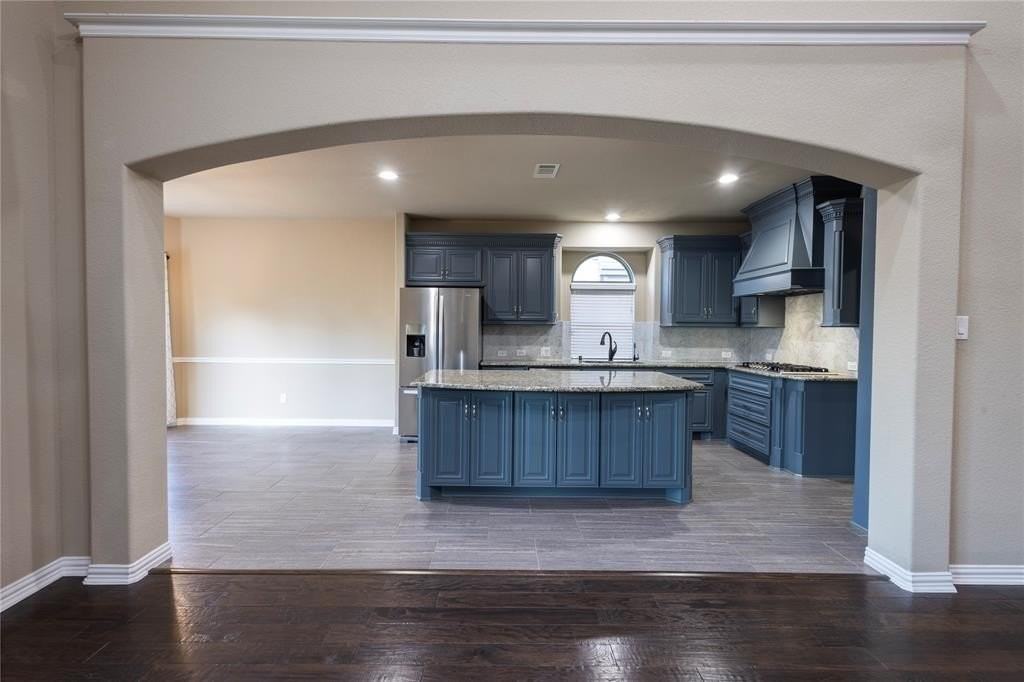 12338 Belmeade Dr - Photo 5 of 38