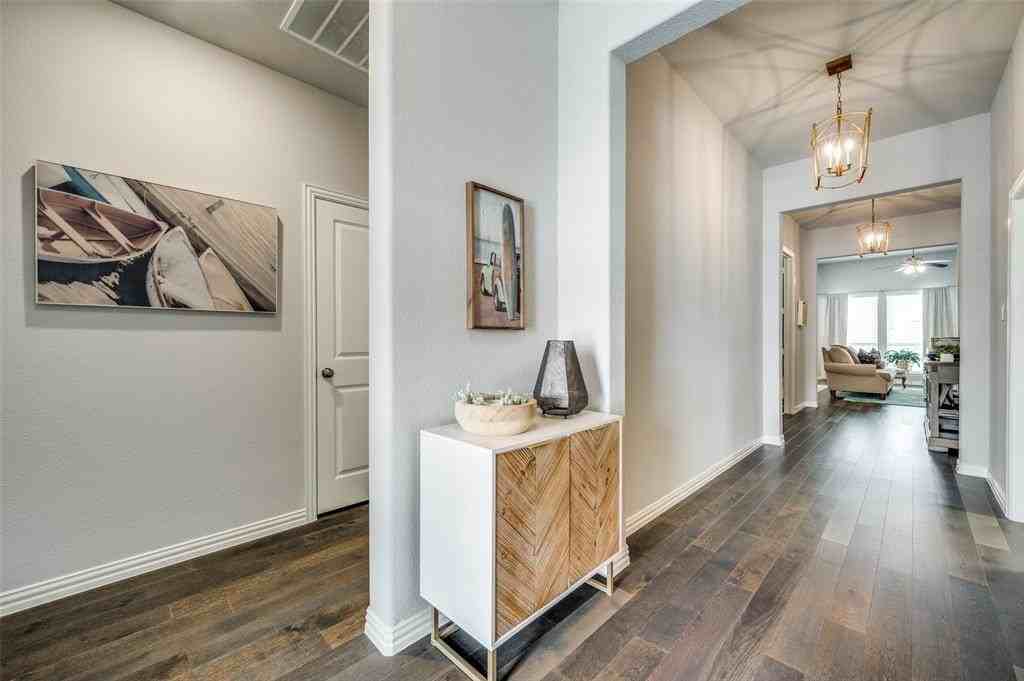 3004 Comal Dr - Photo 2 of 25