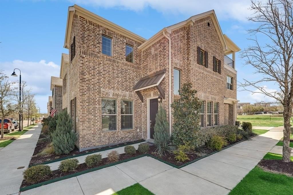 2441 Merriweather Ln - Photo 2 of 29