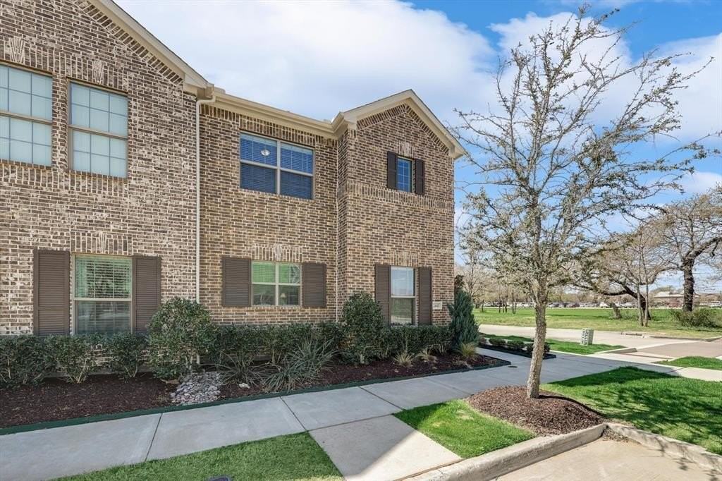 2441 Merriweather Ln - Photo 3 of 29