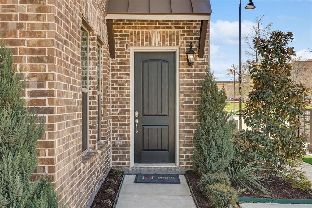 2441 Merriweather Ln - Photo 4 of 29