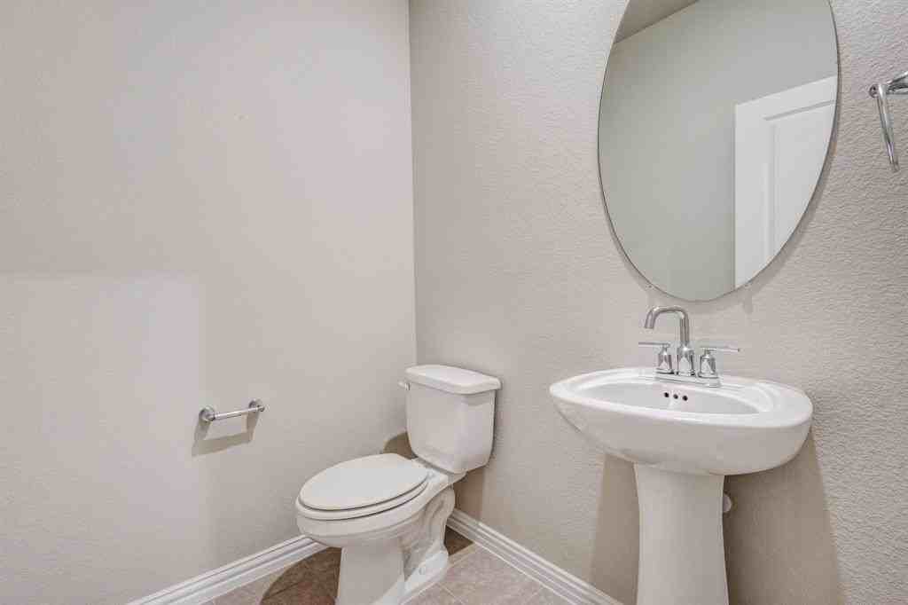 208 Fieldstone Dr - Photo 7 of 23