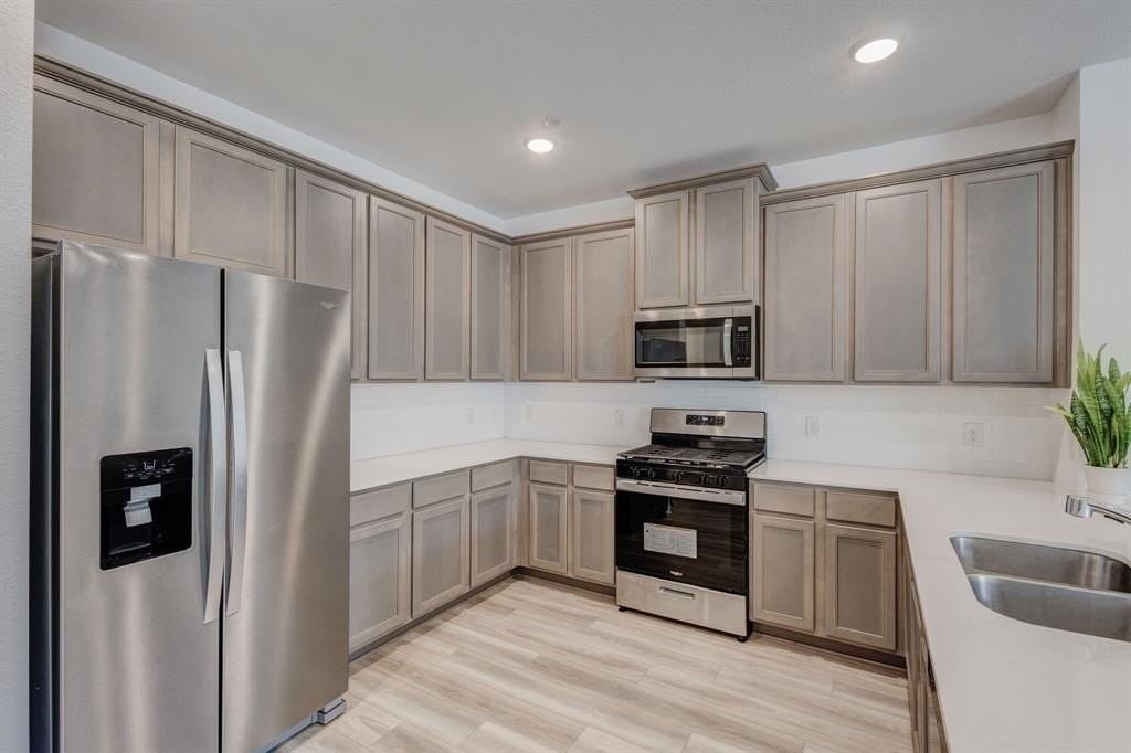 3720 Star Mesa St #13 - Photo 5 of 23