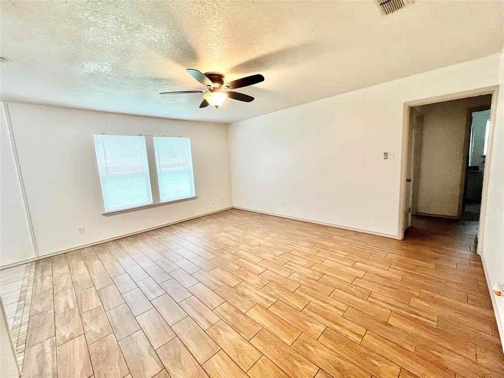 1105 Springdale Rd - Photo 3 of 18