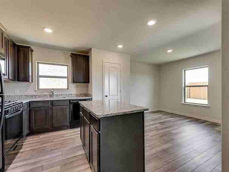 3133 Angus Dr - Photo 3 of 11