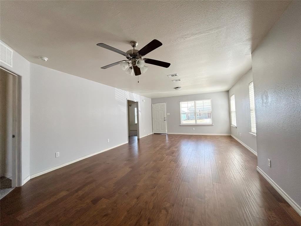 1310 Stewart St - Photo 2 of 14