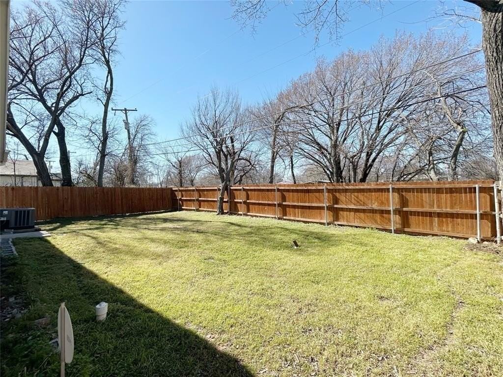 1310 Stewart St - Photo 7 of 14