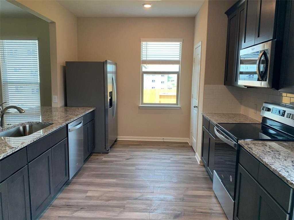 263 Honeysuckle Ln - Photo 4 of 10