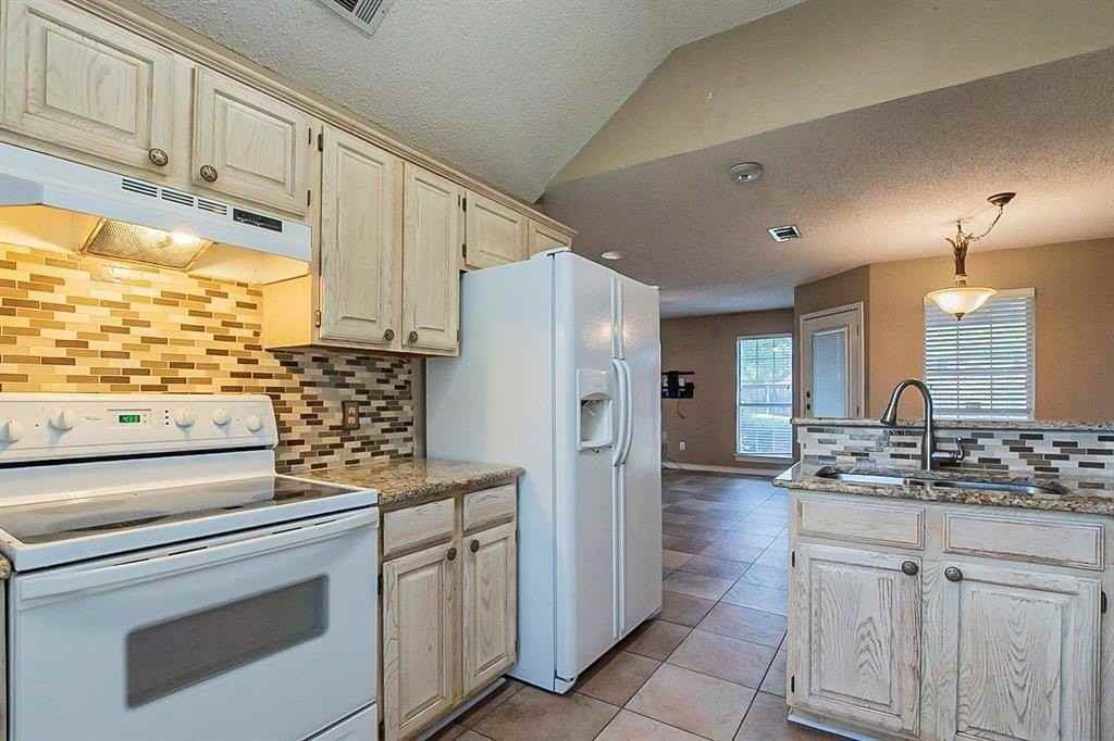 4415 Haverhill Ln - Photo 5 of 19