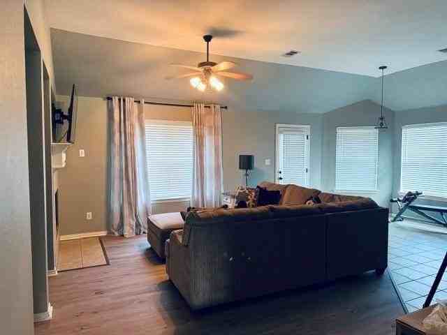 2409 Monroe Dr - Photo 3 of 11