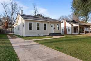 featured image of 3444 Coldwell St