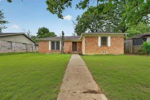 featured image of 10517 Castlerock Dr