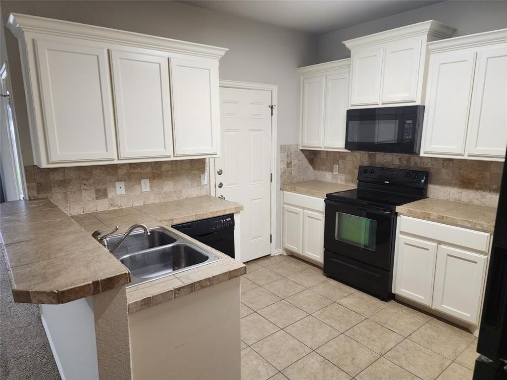 151 Meadows Dr N - Photo 4 of 8