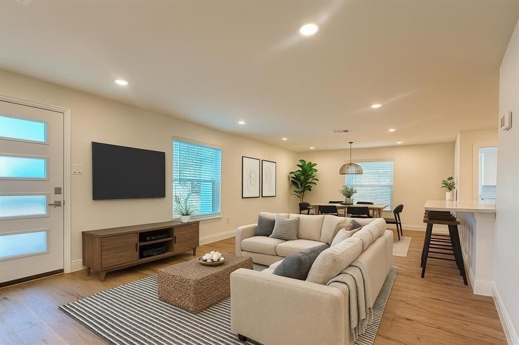 413 Arrowhead Trce - Photo 2 of 18