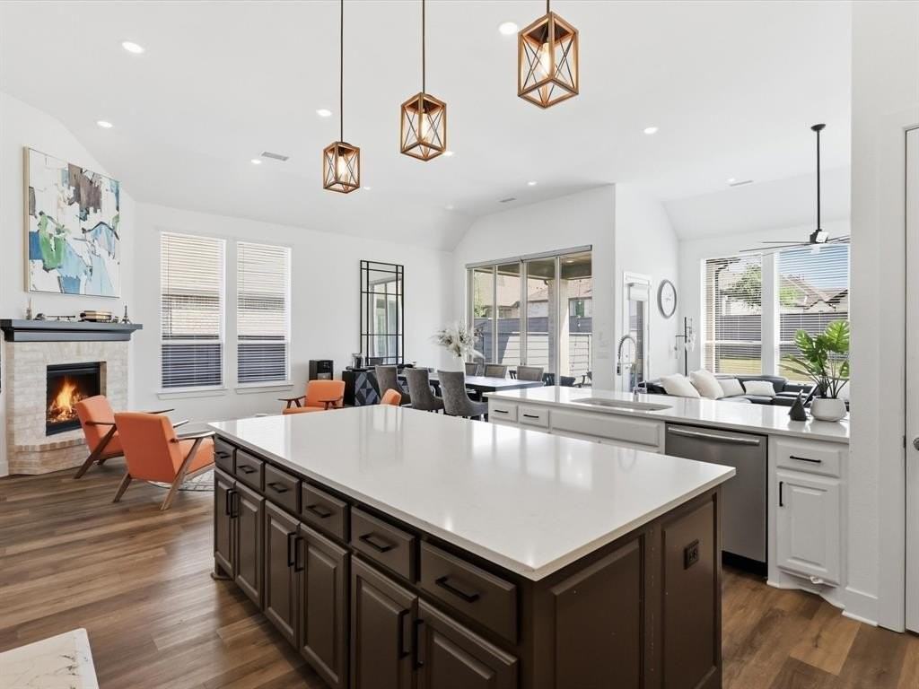 412 Sounding St - Photo 6 of 28