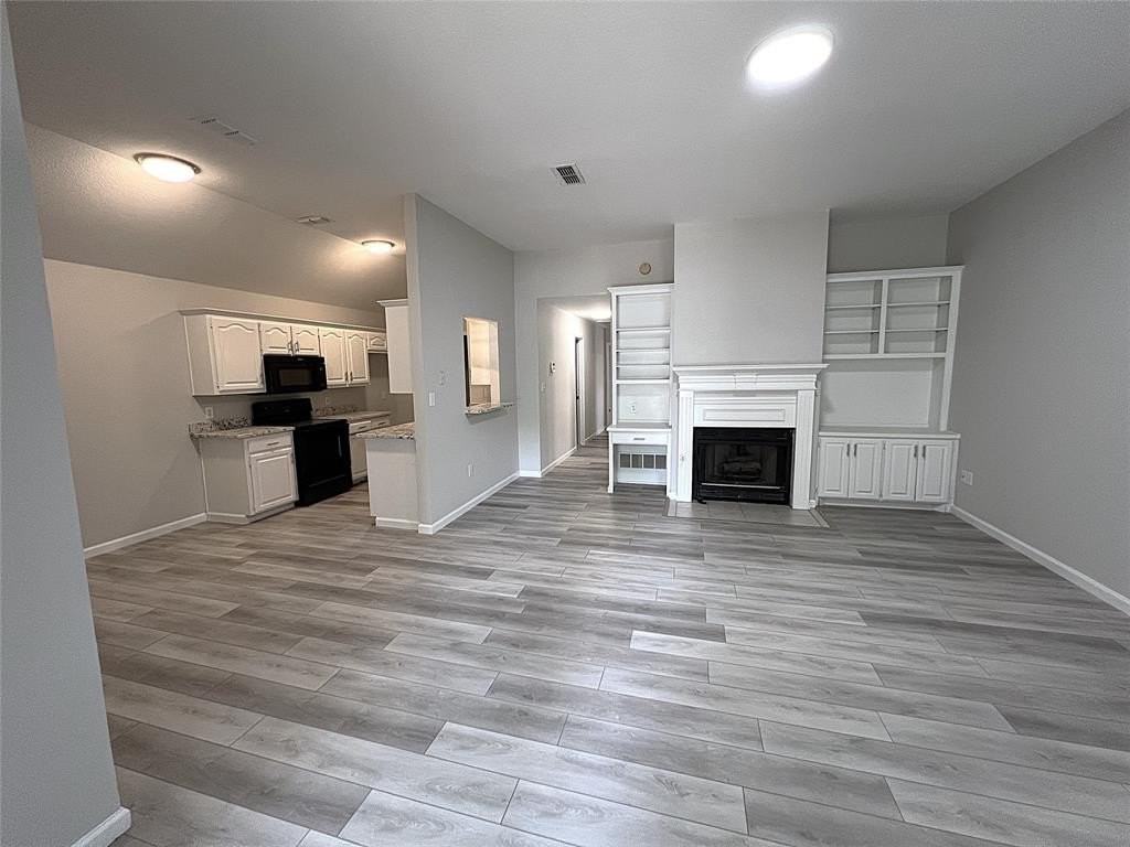 902 Mack Pl - Photo 2 of 11