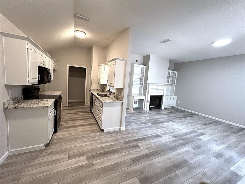 902 Mack Pl - Photo 3 of 11