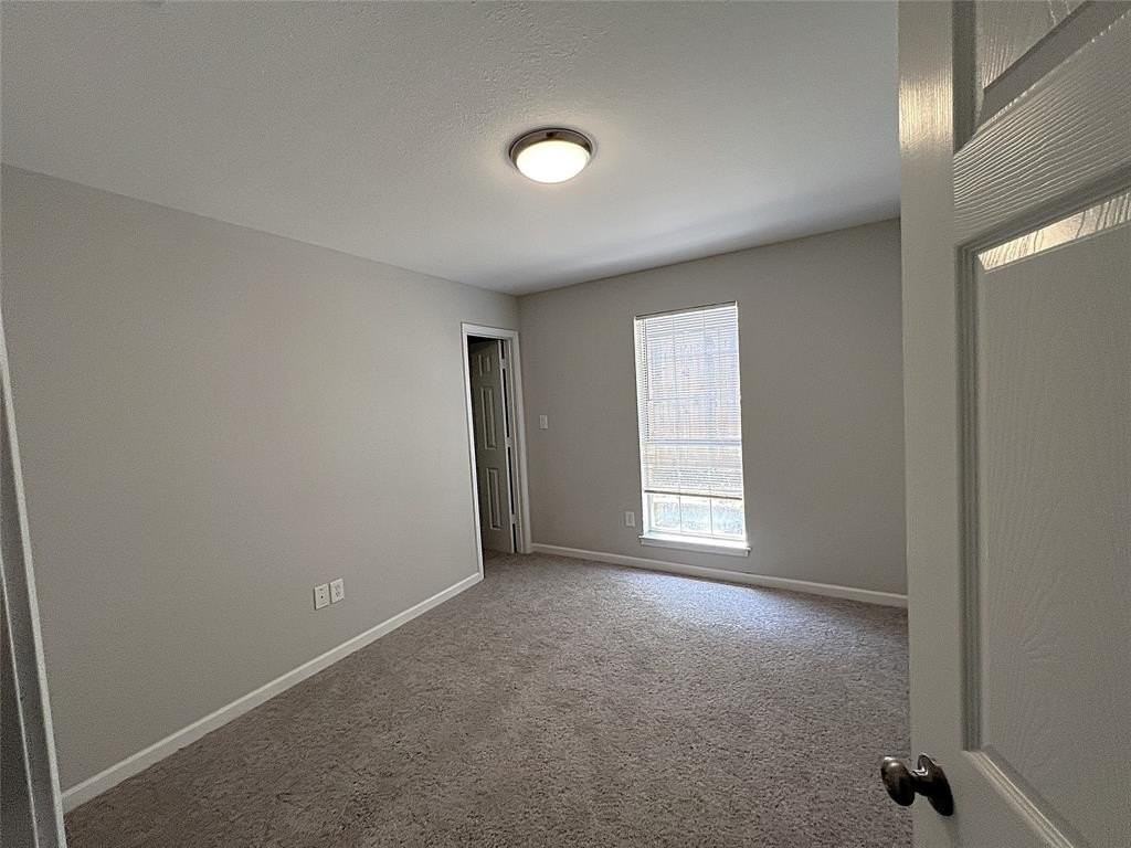 902 Mack Pl - Photo 4 of 11