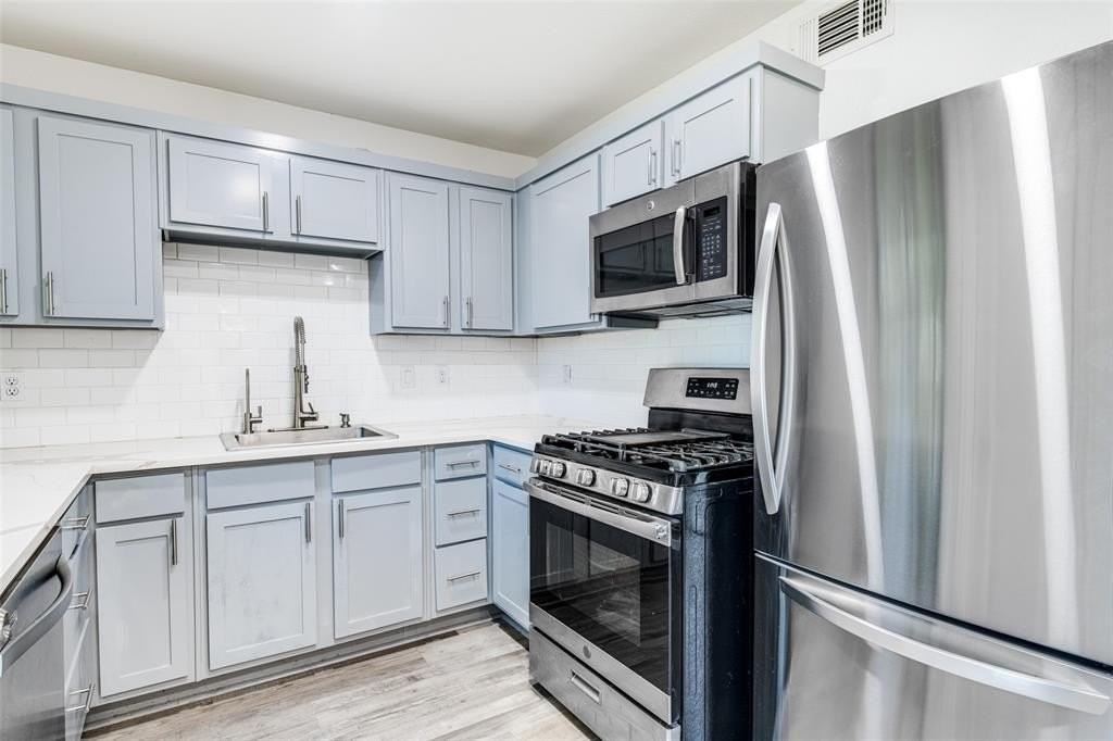 2427 Tolosa Dr - Photo 5 of 12